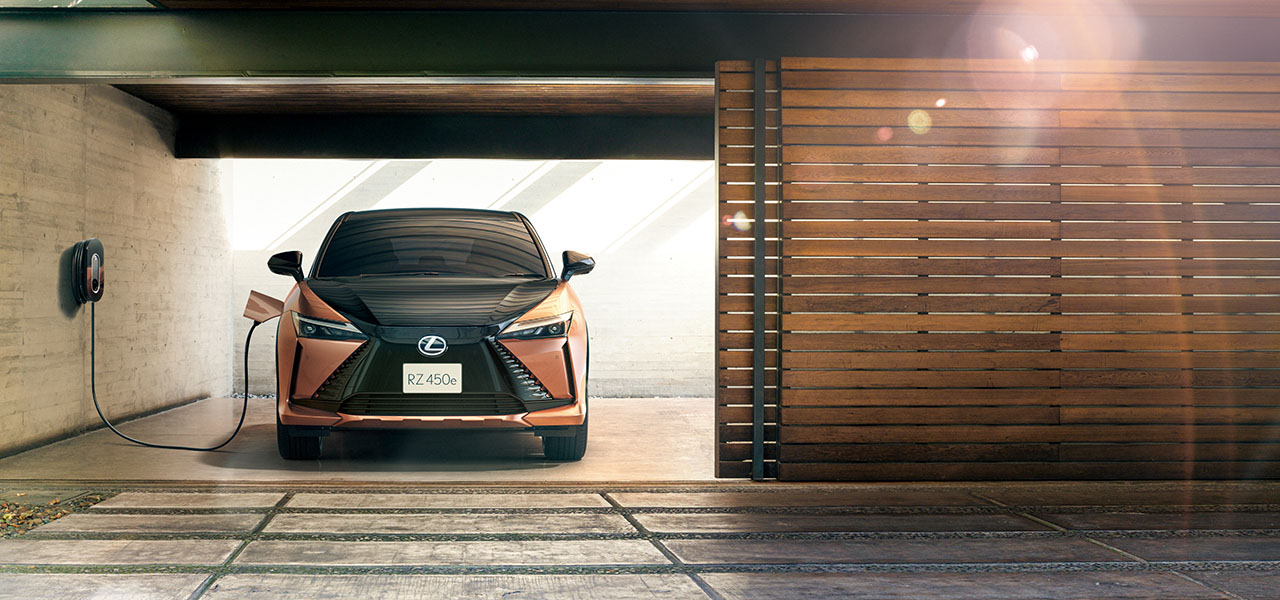 BEVを軸とするブランドへの変革の起点──レクサス、初のBEV専用モデル新型「RZ450e」を発売｜LEXUS