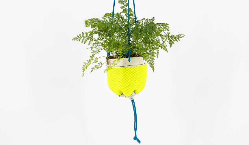 植物を吊るしてインテリアの一部に。使いやすいハンキングプランターを提案|Araheam