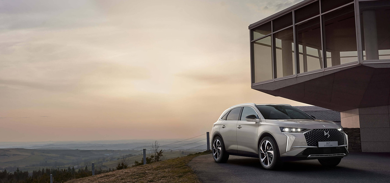 DSオートモビルが手掛けるフラッグシップSUV、新型「DS7」が日本上陸｜DS