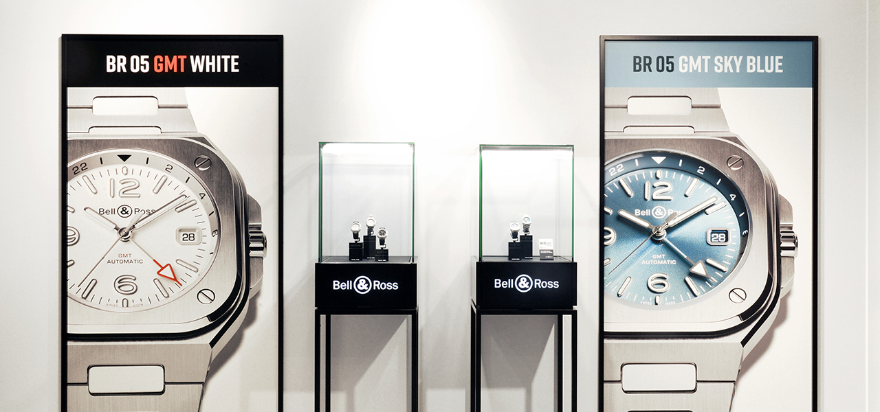 新作「BR 05 GMT SKY BLUE」も展示。初のポップアップストアが表参道に登場|Bell & Ross