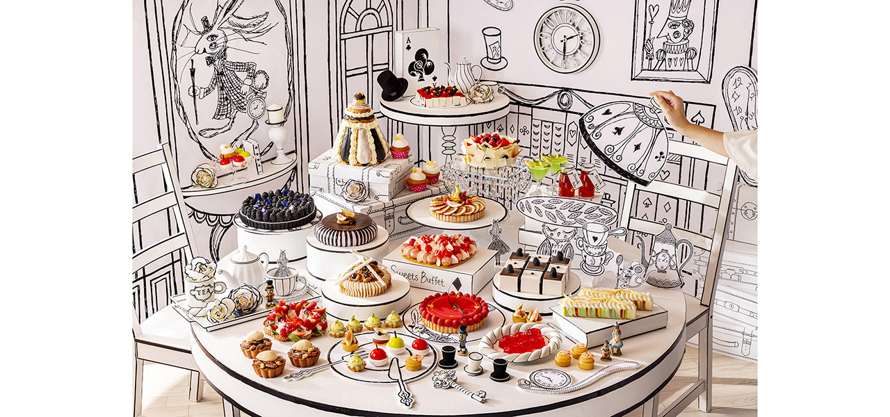 絵本の世界を体現したスイーツビュッフェ「絵本の国のアリス」がヒルトン東京で開催中|EAT