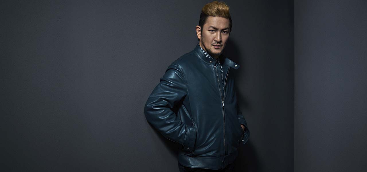 「ランバン コレクション メンズ」俳優・中村獅童が知的に着こなすブルーの世界｜LANVIN COLLECTION