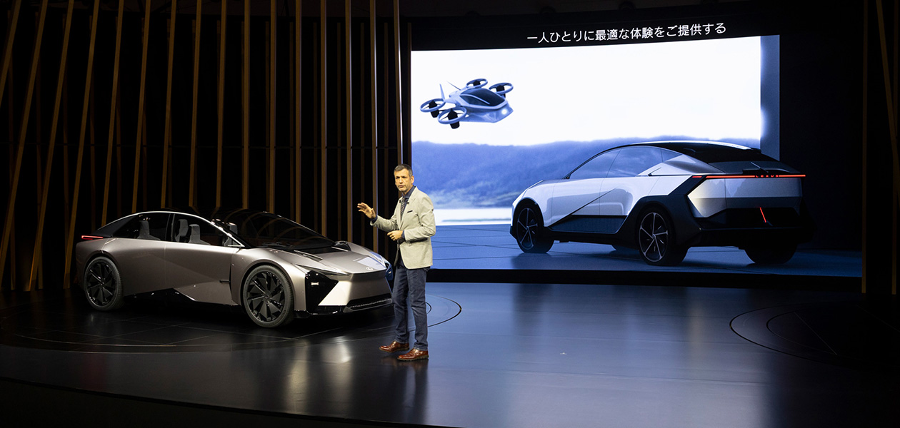 “クルマ屋レクサス”のビジョンを示した2台のBEVコンセプトモデルを世界初披露｜LEXUS
