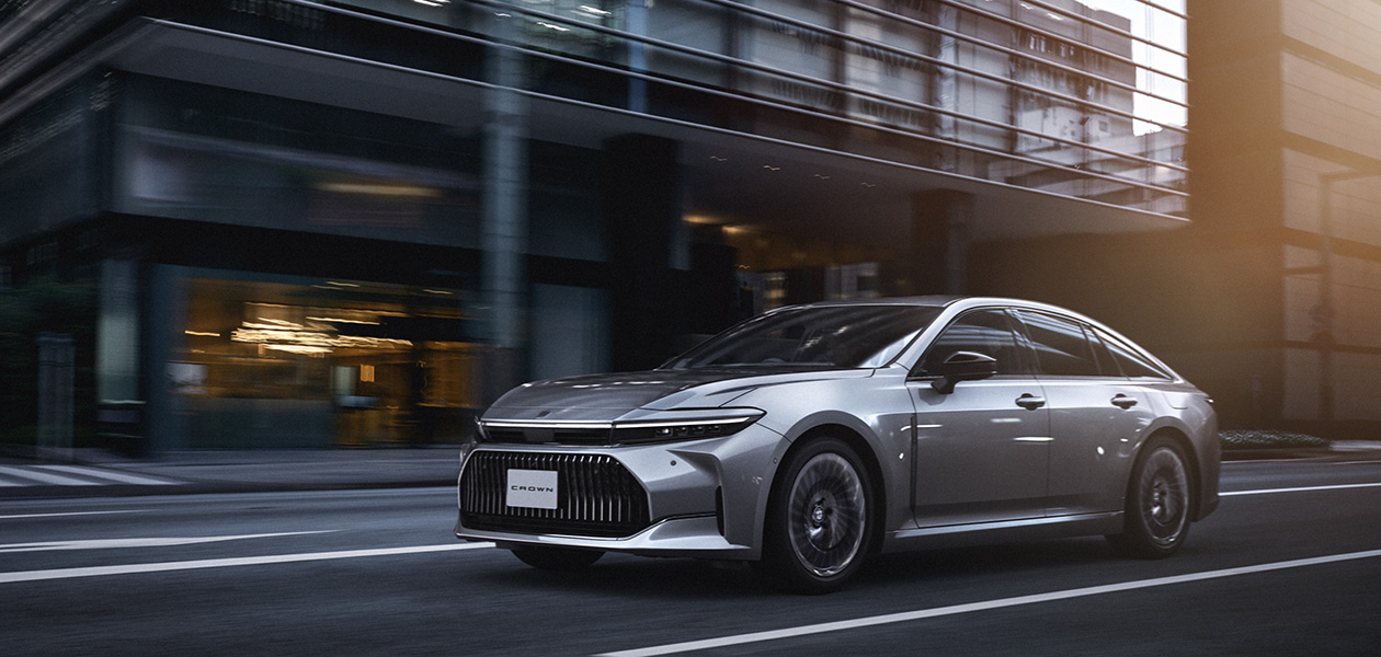 コンセプトは「ニューフォーマルセダン」──クラウン セダンがデビュー｜TOYOTA