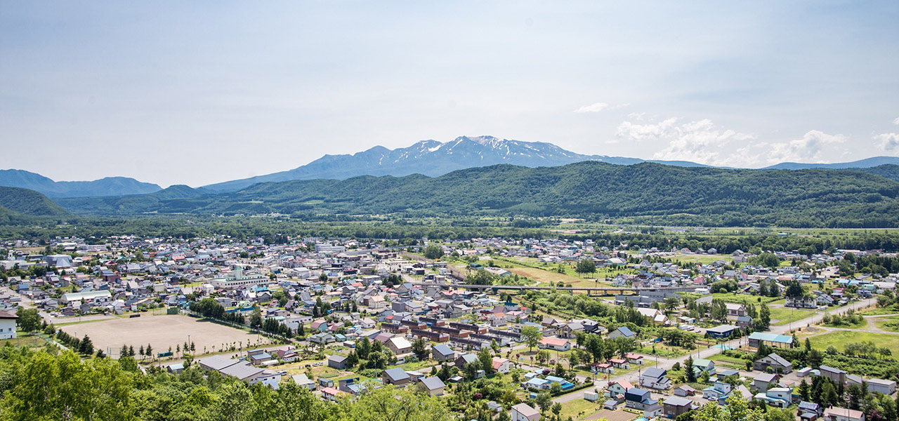 北海道の3000人の町役場がいま最先端企業から注目される理由|LOUNGE