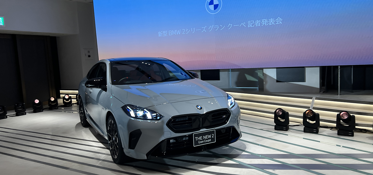 日本の道路事情にも適した4ドアクーペの第2世代が日本上陸