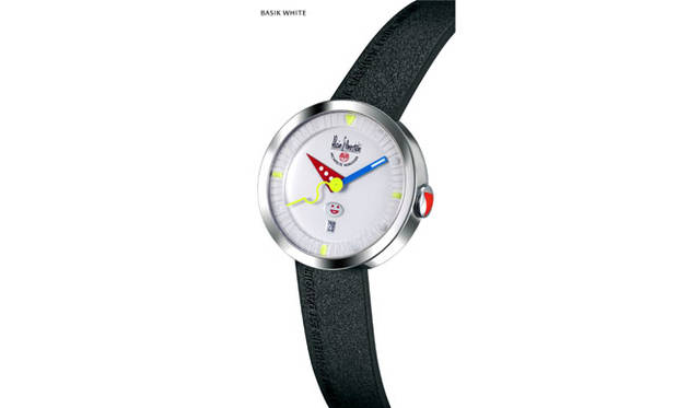 <b>ALAIN SILBERSTEIN｜アラン・シルベスタイン</b>　ベーシック　　2007年に登場した、アランのなかで最もシンプルな３針モデル。（自動巻き　チタンケース　ラバーベルト）