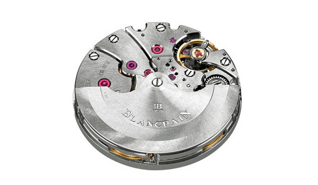 　2007年にリニューアルされた新生「フィフティ・ファゾムス」に搭載される、自社製ムーブメントの自動巻きバージョン「Cal.1315」。手巻き「Cal.13RO」と同じく、３バレルにより120時間のパワーリザーブを確保する。