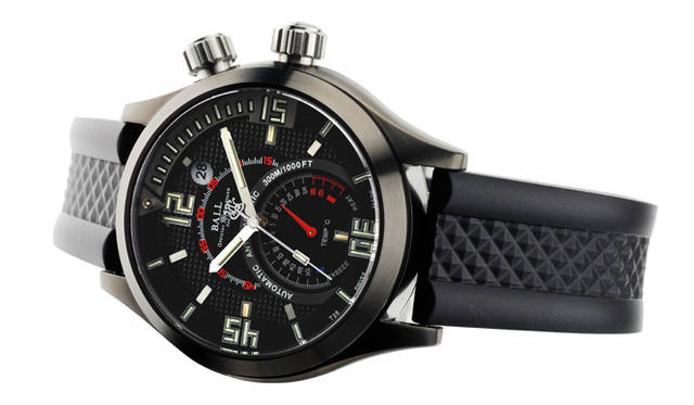<strong>Ball Watch｜ボール・ウォッチ</strong>　エンジニアマスターⅡ ダイバーTMTは、世界記録を保持するフリーダイバーのギョーム・ネリーとのコラボレーションで誕生。DLC（ダイヤモンド状硬質炭素）でコーティングされた限定モデル（写真）のほかレギュラーのSSモデルもある。
