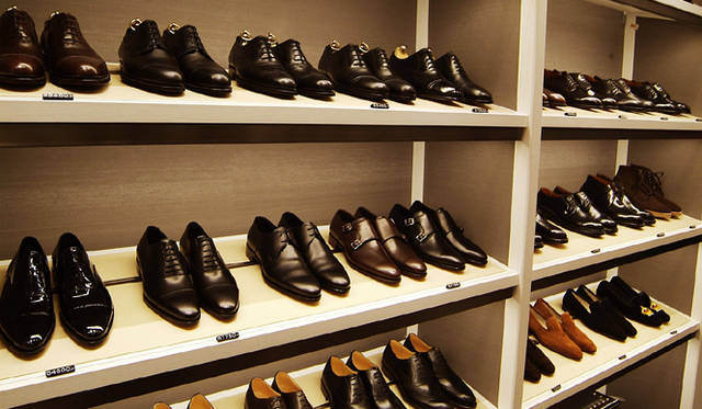 オールデンやクロケット&ジョーンズなど、ラグジュアリーな美しい靴が揃う
