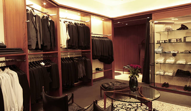 奥に見えるのがフォーマルコーナーのドレッシングルーム