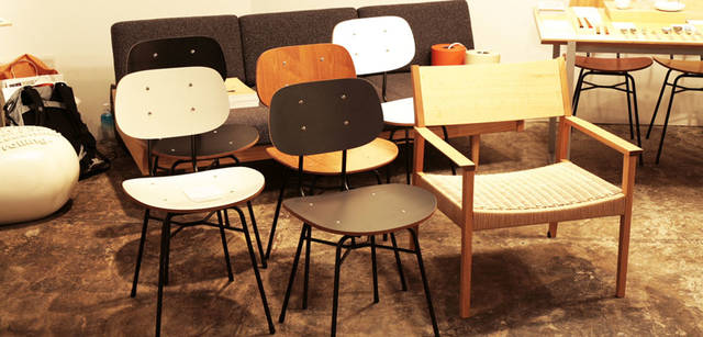 「graf」も大阪より参加。家具をメインとした展示。