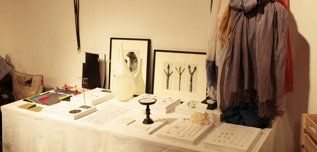 「SOURCE」はモダンジュエリーを中心とした展示。