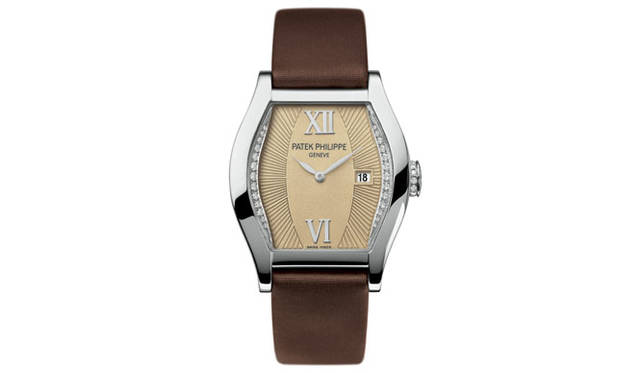 <strong>PATEK　PHILIPPE｜パテック フィリップ</strong>　ゴンドーロ 4949　　クオーツ　18KWGケース　サテンストラップ