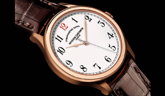  クロノメーター・ロワイヤル 1907。オリジナルモデル同様“グラン・フー”と呼ばれるエナメル技法を駆使した18KWG製文字盤を採用。抗酸化性に優れ退色が少ないため美しい乳白色のエナメルカラーを永く保持することができる。