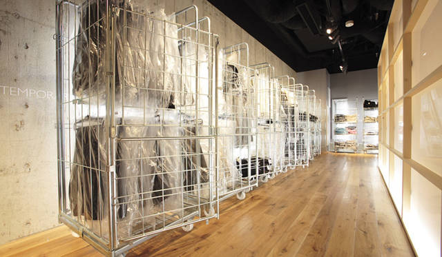 ストックルームも“見せる”ことで『工房』らしく