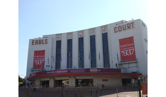 ケンジントン・アンド・チェルシー王立特別区にある「アールズ・コート展示センター」。ツェッペリンのライブ盤でおなじみですね。