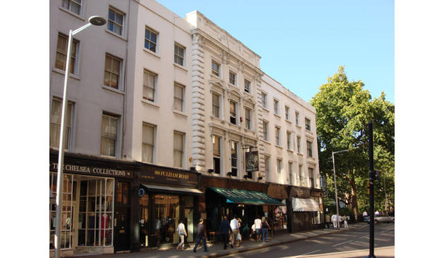 フルハムロードは骨董屋の多い通り。