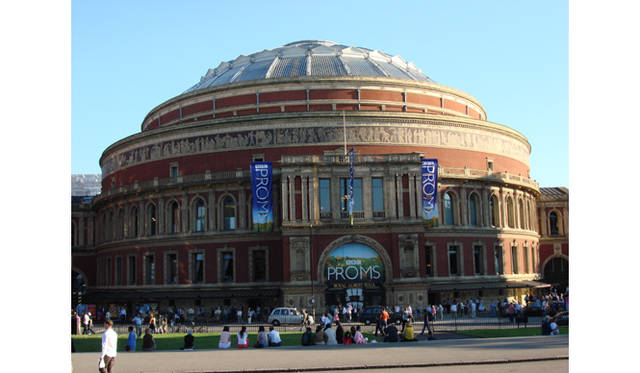 ディープ・パープルなどライブ盤でおなじみの「ロイヤル・アルバート・ホール」です。