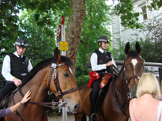 いかにもロンドンというスナップ。でも、馬の落とし物が多くて困りました（笑）。