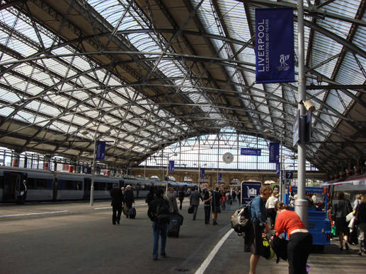 リバプールのライムストリート駅に着きます。