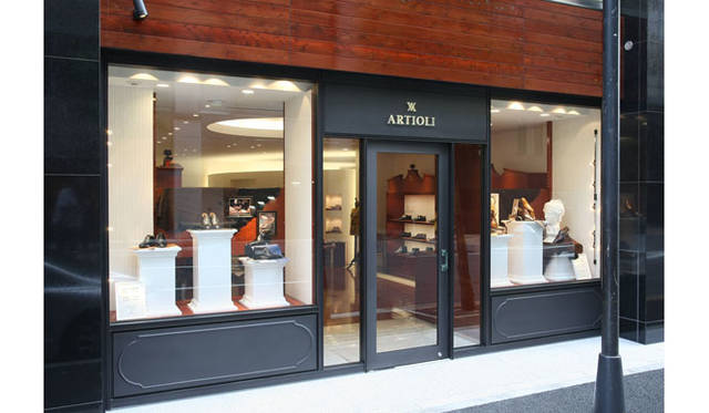 「アルティオリ丸の内」千代田区丸の内3-1-1　国際ビル１F　TEL.03-3213-7766　営業時間11:00～20:00／無休