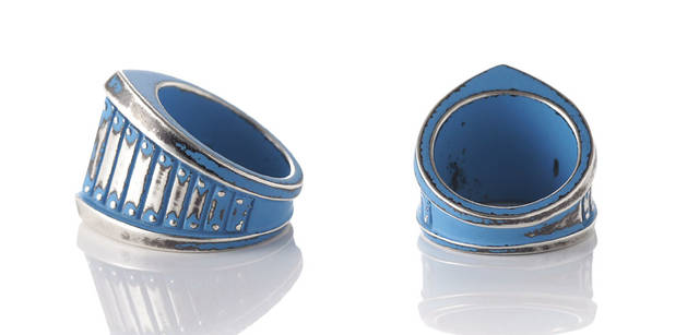 [無皇刃譚　羅浪リング]  2万4150円<br>“名無し”の好敵手である“羅狼”の身を包む『甲冑』をイメージし製作されたもの。