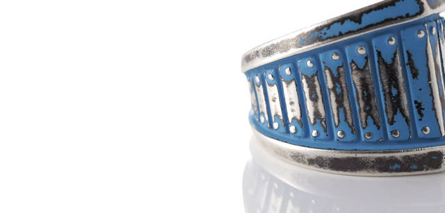 [無皇刃譚　羅浪リング]  2万4150円<br>“名無し”の好敵手である“羅狼”の身を包む『甲冑』をイメージし製作されたもの。