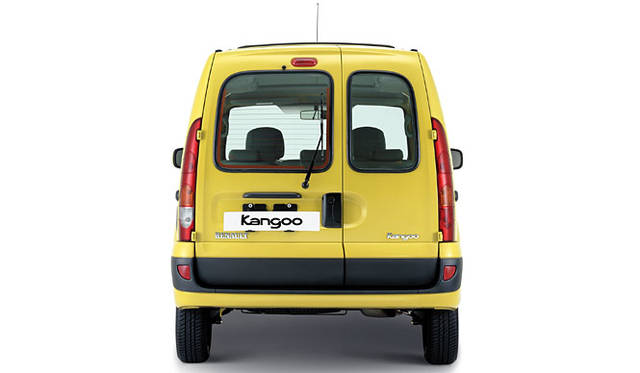 リアを開けると広いスペース。マルチ・パーパス・ビークルと呼ばれるゆえん。