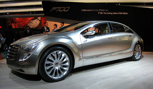 ディーゼルとガソリンの“いいとこどり”をねらった「DIESOTTO」と呼ばれる1.8リッター4気筒エンジンを搭載する。