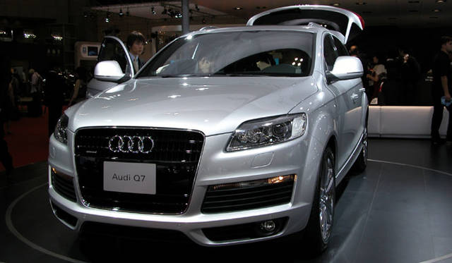アウディQ7