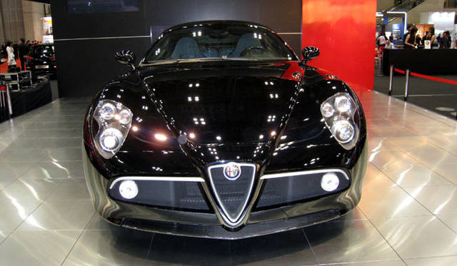 アルファ・ロメオ・アルファ8Cコンペティツィオーネ