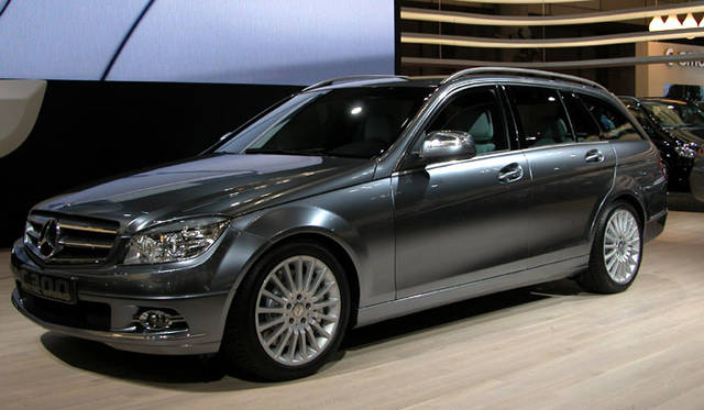 メルセデス・ベンツC300ステーションワゴンブルーテック・ハイブリッド