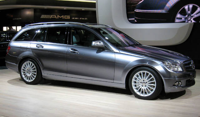 メルセデス・ベンツC300ステーションワゴンブルーテック・ハイブリッド
