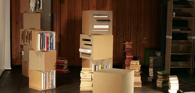 選書集団のBACHとnendoのコラボレーション。 本と本棚をパッケージにして、ひとつのプロダクトに昇華させた。