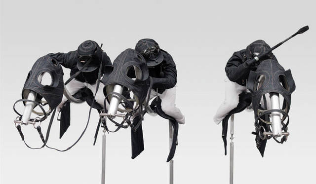 ハンドクラフテッド オブジェ 「ジョッキーのグループ」