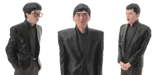 <br>アルバム『X∞増殖』のジャケットに使用されたプロップを忠実に再現したフィギュアセット。2008年2月発売予定、2万9400円