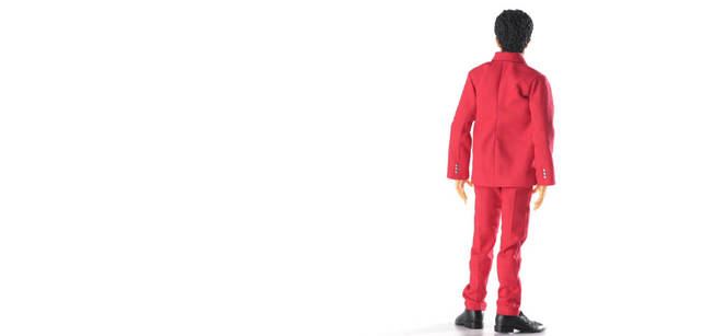 <br>アルバム『ソリッド･ステイト･サヴァイヴァー』で着用していた赤い人民服を纏った3人を完全再現。2008年2月発売予定、3万9900円