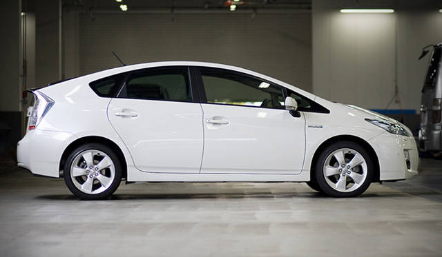 　先代に比してルーフのピークを後方に移動することで、よりダイナミックなフォルムを実現。