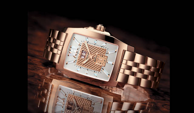 　フライングBの3針、ビッグデイト仕様「No.3」。