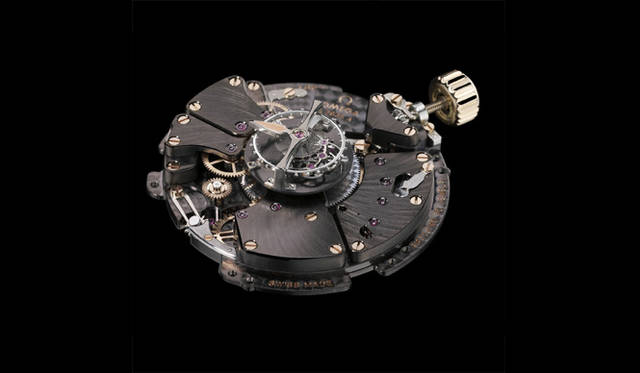  センタートゥールビヨンは中央軸にキャリッジを配置するため、輪列のレイアウトから、時針や分針を回転させるためのホイールの仕組みも、実にユニークである。