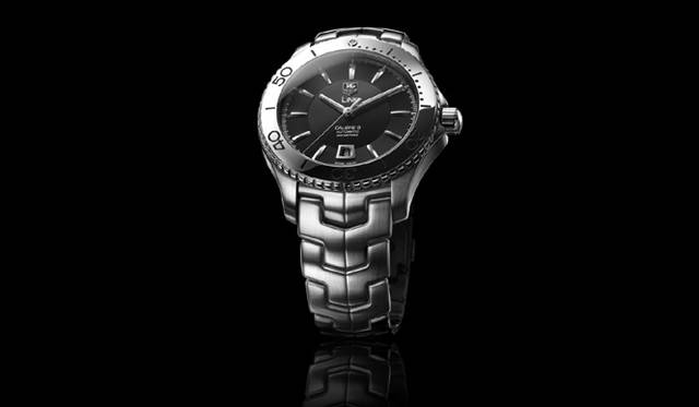 　2007年にリンク生誕20周年を記念してリニューアルされた、ニューリンクシリーズ。デイト付きのフラッグシップモデル「リンク 自動巻」には、従来作にはなかった回転ベゼルが搭載された。ケースバックもシースルー化されており、自動巻きムーブメント「Cal.５」の動きが見渡せる。