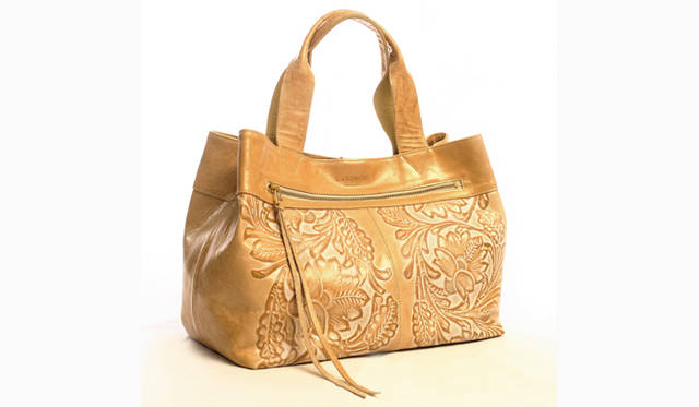 Embossed Leather MM Bag 9万2400円