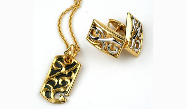 Left:Thorn Dog Tag￥913500、Right:Polished Thorn Cufflinks￥945000(tax in)