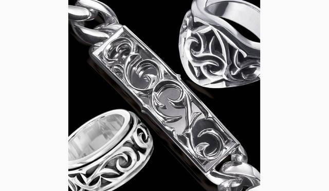 Left:Silver Carved Thorn Rotaring Band￥67200、Center:Silver Layskin Curb Link bracelet￥136500、Right:Silver Thorn Ring￥67200(tax in)