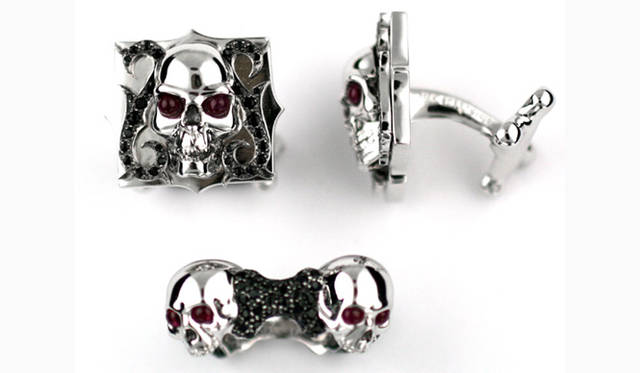 Up:Skull Cufflinks￥945000、Down:Double Skull Ring￥1302000(tax in)