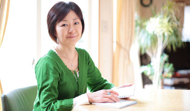 著者の箕輪弥生さんは、環境NPO「エコロジーオンライン」で太陽光発電などの再生可能エネルギーの普及活動も行っている