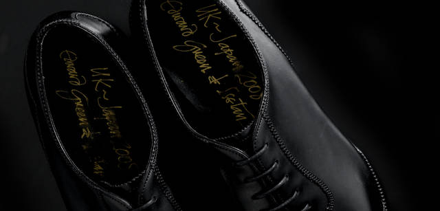 Whitehouse Cox wallet samples. You can personalize your order. Bills holders, ¥32,550 each, photo. Other items: business card case, ¥20,790, horseshoe-shaped coin case, ¥22,050, wallet with coins pocket, ¥38,640, 