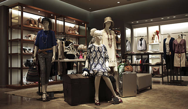 地下1階ユナイテッドアローズ店内（ウィメンズ）