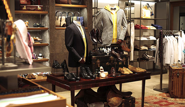 地下1階ユナイテッドアローズ店内（メンズ）